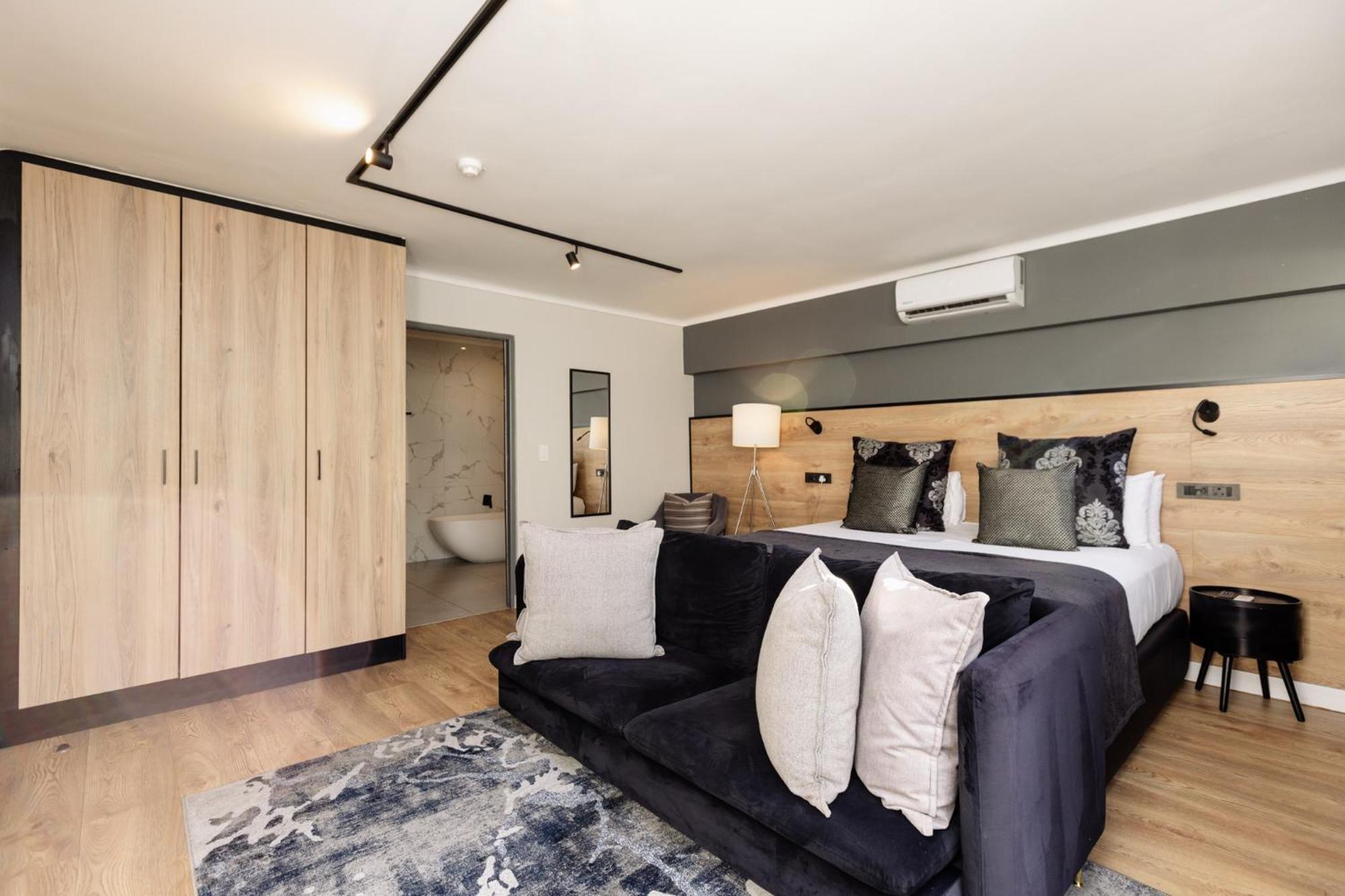 Mint Hotel 84 On Katherine โจฮันเนสเบิร์ก ภายนอก รูปภาพ