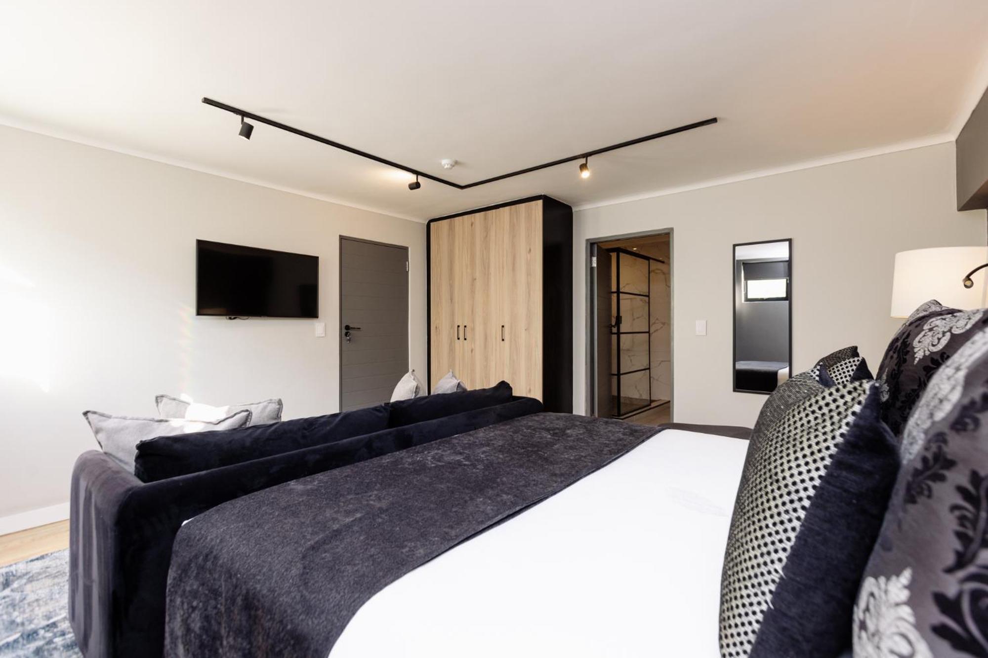 Mint Hotel 84 On Katherine โจฮันเนสเบิร์ก ภายนอก รูปภาพ