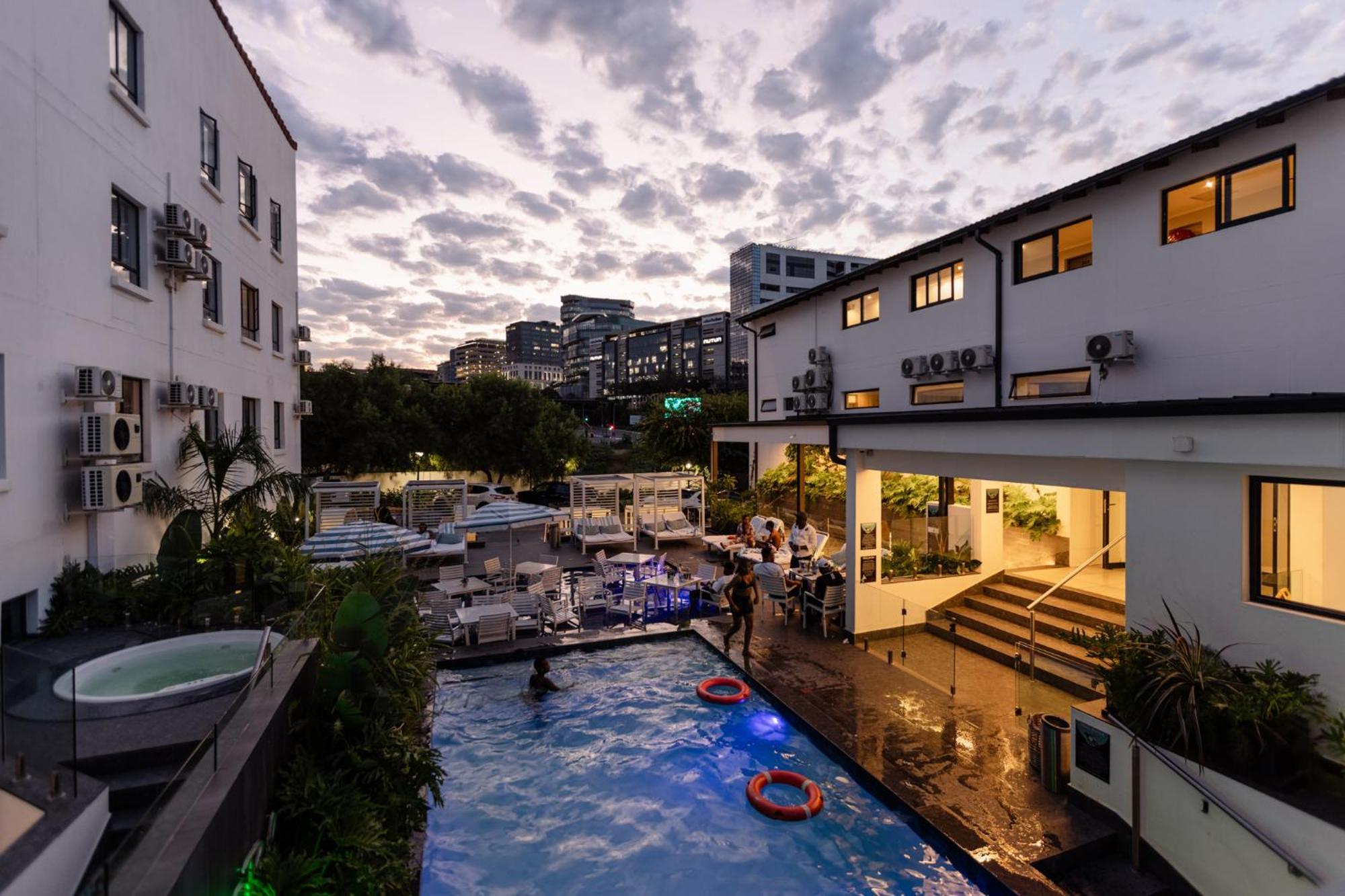 Mint Hotel 84 On Katherine โจฮันเนสเบิร์ก ภายนอก รูปภาพ